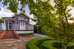 Charming South Leura Mall Cottage with log fire - Image 2