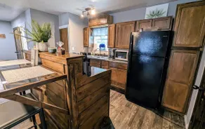Rustic Bungalow - Image 4