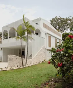 Prime Location- Nelson Bay - Image 2