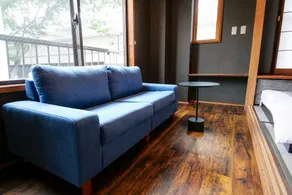 10 minutes to Shinjuku, 15 minutes to Shibuya, Free high-speed WiFi, Modern Japanese-style room - Image 3