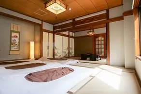 10 minutes to Shinjuku, 15 minutes to Shibuya, Free high-speed WiFi, Modern Japanese-style room - Image 5