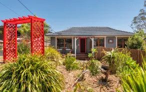 Blue Mountains Urban Farm Stay near Sydney - Image 2