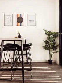 Modern 1-Bed Apartment | Parking & Fast WiFi - Image 5