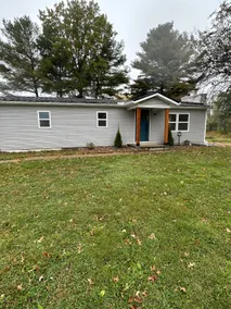 Spacious 3-Bed Lakeside Private Home up to 10! - Image 2