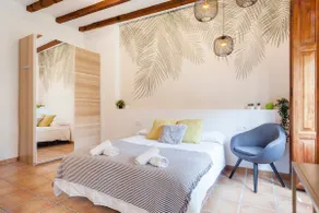 Stylish and Sunny Loft by Mercado Central - Image 3