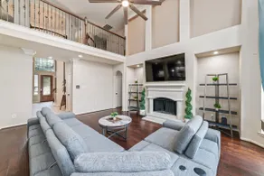 Lavish Richmond Home | 4BR/3.5BA • Movie Suite - Image 2