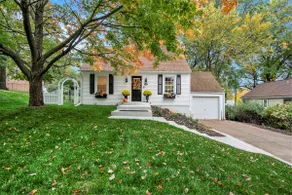 Beautiful Benson Cottage with Year Round Hot Tub - Image 2