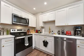 Off-street Parking | Retro 1-bed | Great Area - Image 3