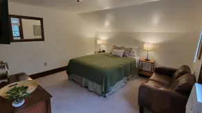 Center Street Nest - Image 4