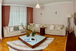 Central Hype Location Experience 3 bedroom +1 main - Image 2