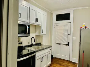 Historic | Free Parking | Kitchen | W&D | Smart Tv - Image 2