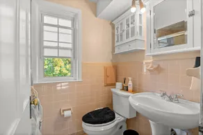 Modern Townhouse Near Everything/ Shopping Center - Image 3