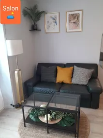 ​Bright Studio with Garage, Close to Train Station & Downtown - Image 3