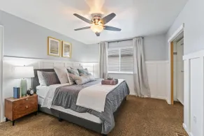 Charming & Comfy ~ Hot Tub ~ Spacious Yard ~ Pkg! - Image 2
