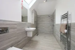 LuxuryCottages-York-16ppl-HensStagsGroups-HotTubs - Image 3