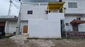 Entire Flat Stunning Runaway Bay - Image 2