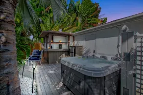 Wilton on the water courtyard and Heated Pool - Image 2