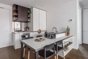 Cambridge Street Cool—A Sleek, Central Balcony Pad - Image 4