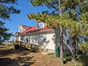 Waterfront island retreat - Image 2