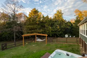 Shenandoah Escape: Hot Tub, Outdoor Movies & Dogs - Image 4