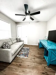 New-Modern-Clean 4BR NR Lawton Ft Sill/Wichita Mts - Image 3