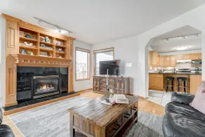 Coral Springs Lakefront Retreat - Image 4