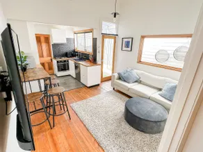Cosy Home In Middle Park, Near Beach and City with Sauna - Image 2