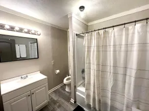 Guest House with Spacious Shop! - Image 4