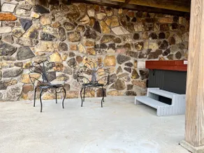 Cozy Owl Cabin - Image 4