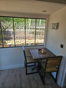 Cottage with outdoor hot tub - Image 4
