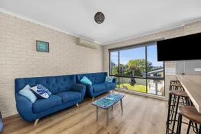 Capri Apartments - 2 Bedroom - Image 4