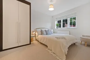Modern home in Sunninghill - Image 3
