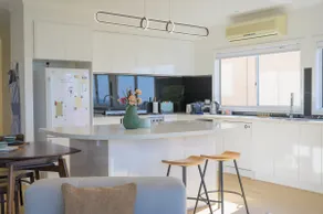 Pudding’s Home | Melbourne Oceanview Beach House - Image 4