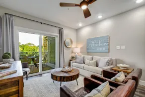 Aloha Gruene Waterfront Condo - Image 4