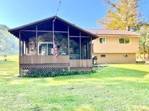 River front getaway with screened-in porch! - Image 3