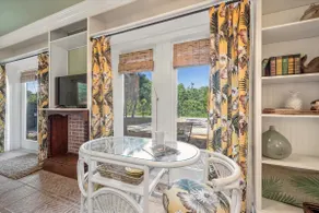 Vero Beach room w/ private entry MCM suite - Image 2