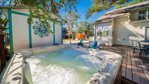 Sleeps 12! Hot tub, fire pit and 2 King beds - Image 2