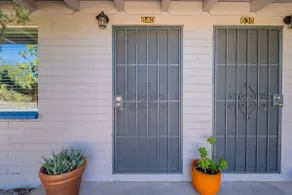 Central Updated Tucson Bungalow - EV Charger - Image 4