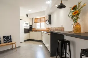 VILLA WINE & BEACH Design and Luxury in Cala Crancs - Image 3