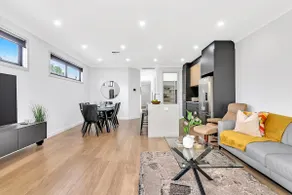 The Art of Zen - Modern Comfort between Beach and CBD - Image 2