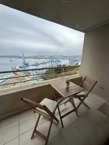 Apartment with wide bay view - Image 3