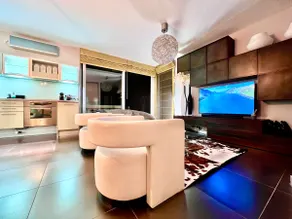 Hilltop Views, Design Suite - Buda Hills - Free garage, private garden, AC - Image 2