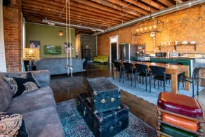 Penthouse Perch Downtown Loft - Image 2