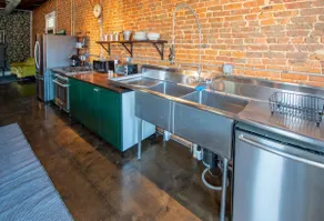 Penthouse Perch Downtown Loft - Image 5