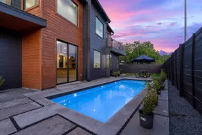Luxury Downtown, UT Games, Pool, 6 Cars - Image 2