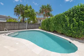 Noosa Riverside Haven - Easy Walk to River & Beach - Image 2