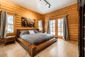 Chalet Golden Bear with Spa, Sauna, Private Pool - Image 5