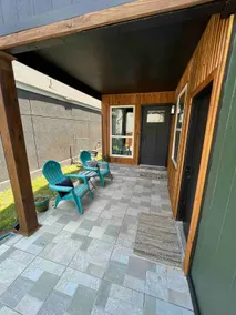 Ivy’s Urban Oasis - Image 3