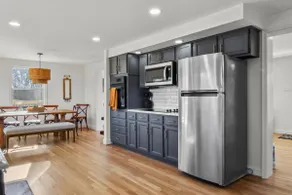 Recently Renovated Rolling Hills Retreat - Image 4
