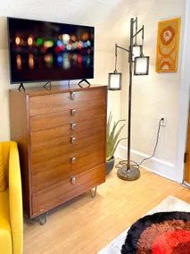 The Brass Owl - Private Apartment in Milwaukee - Image 5